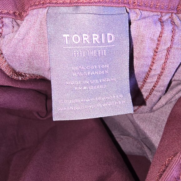 NWOT - Torrid Feel the Fit skinny women's jeans - size 22 Maroon - Plus Size - Picture 6 of 7
